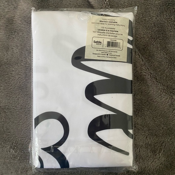 Queen Pillowcase Set - Picture 2 of 2